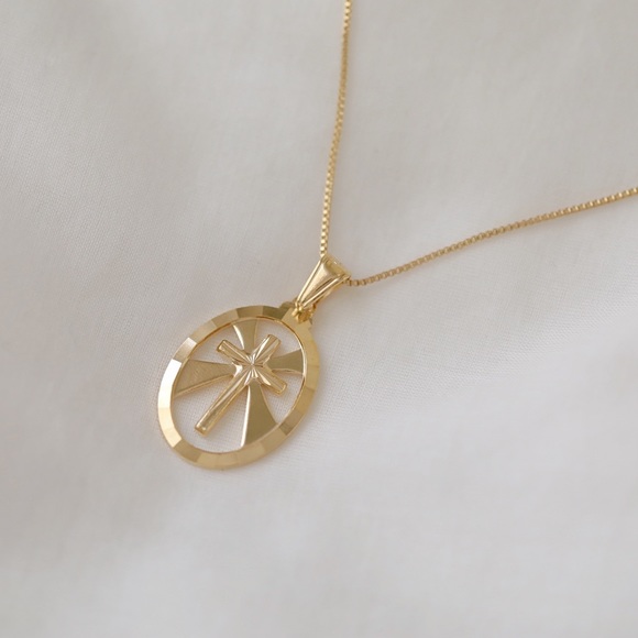 Cross Necklace | 18k Gold Filled - Picture 3 of 8